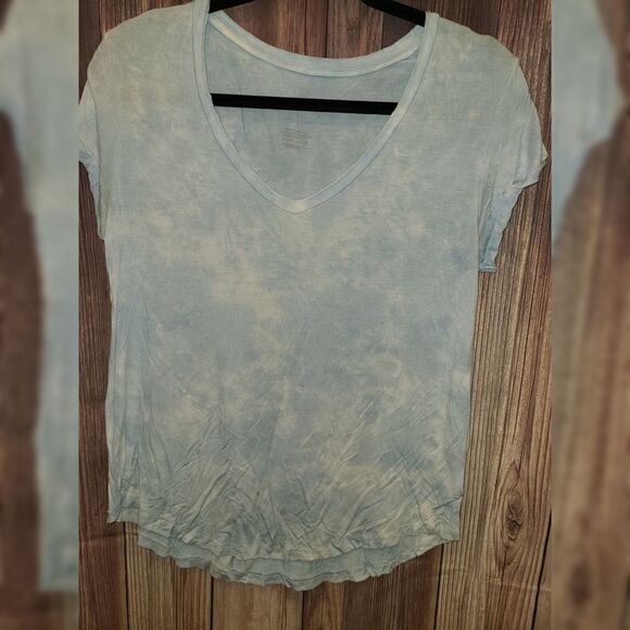 Vneck Tye Dye Light Blue T-shirt - Picture 1 of 3
